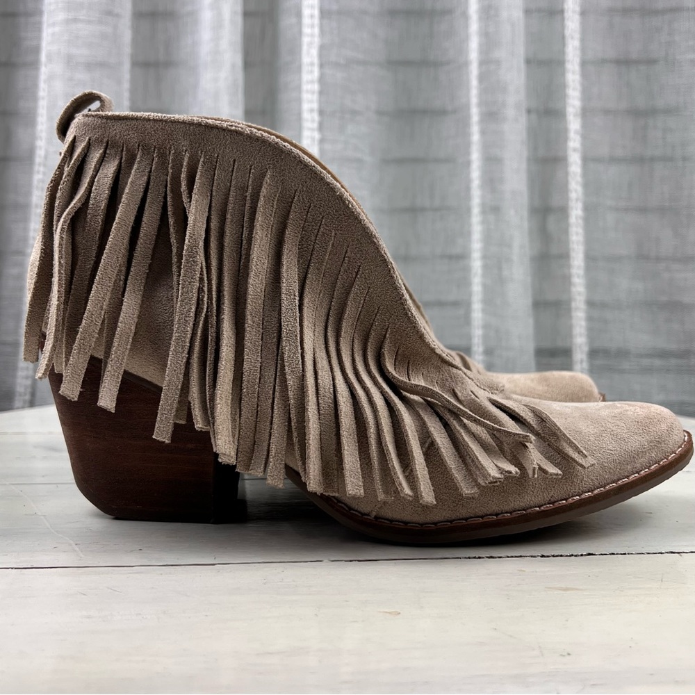 494ubt Coconuts By Matisse Lambert Fringe Low Heel An… Gem